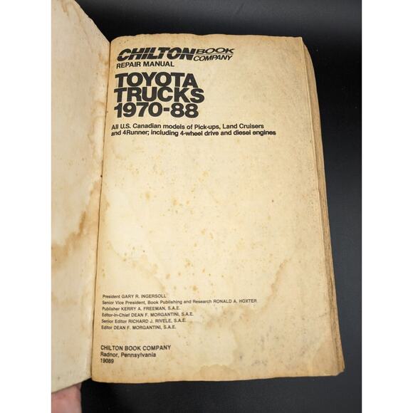 Chilton's Repair Manual Book Toyota Trucks 1970-88 Part No. 7035 4WD Diesel READ - Picture 11 of 13